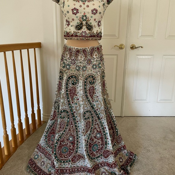 Embroidered Two-Piece Set - Picture 4 of 12